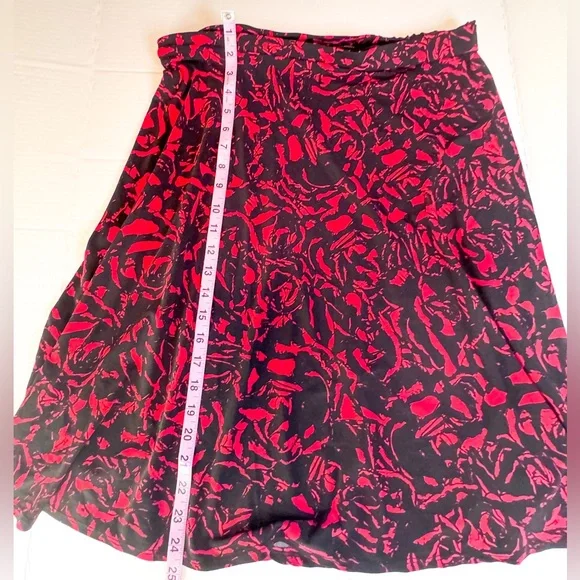 George Red & Black Rose Print A-Line Skirt – XL (16–18) - Picture 4 of 9